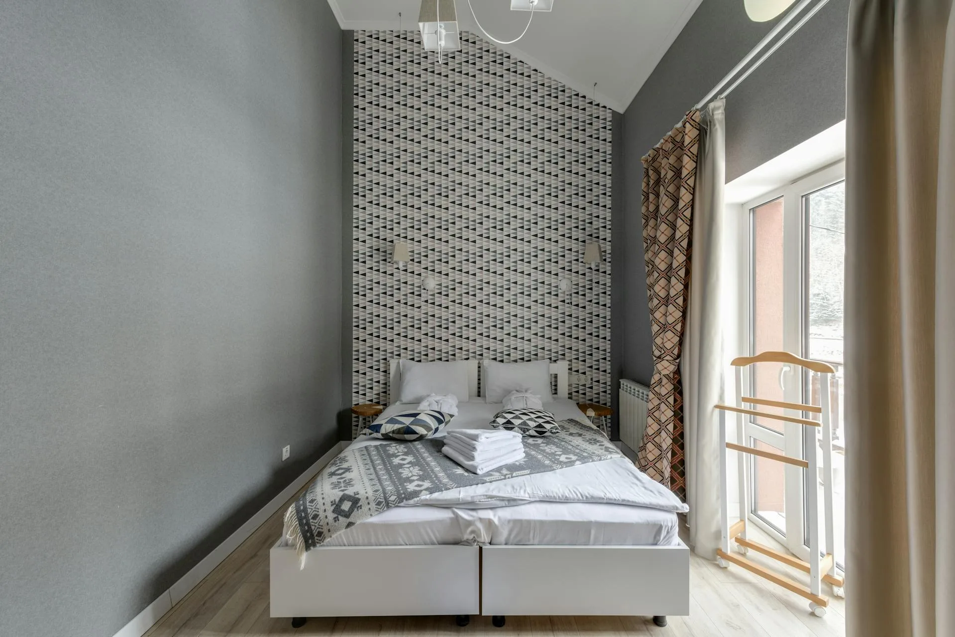 Commercial wallpaper installation for Atlanta offices and businesses
