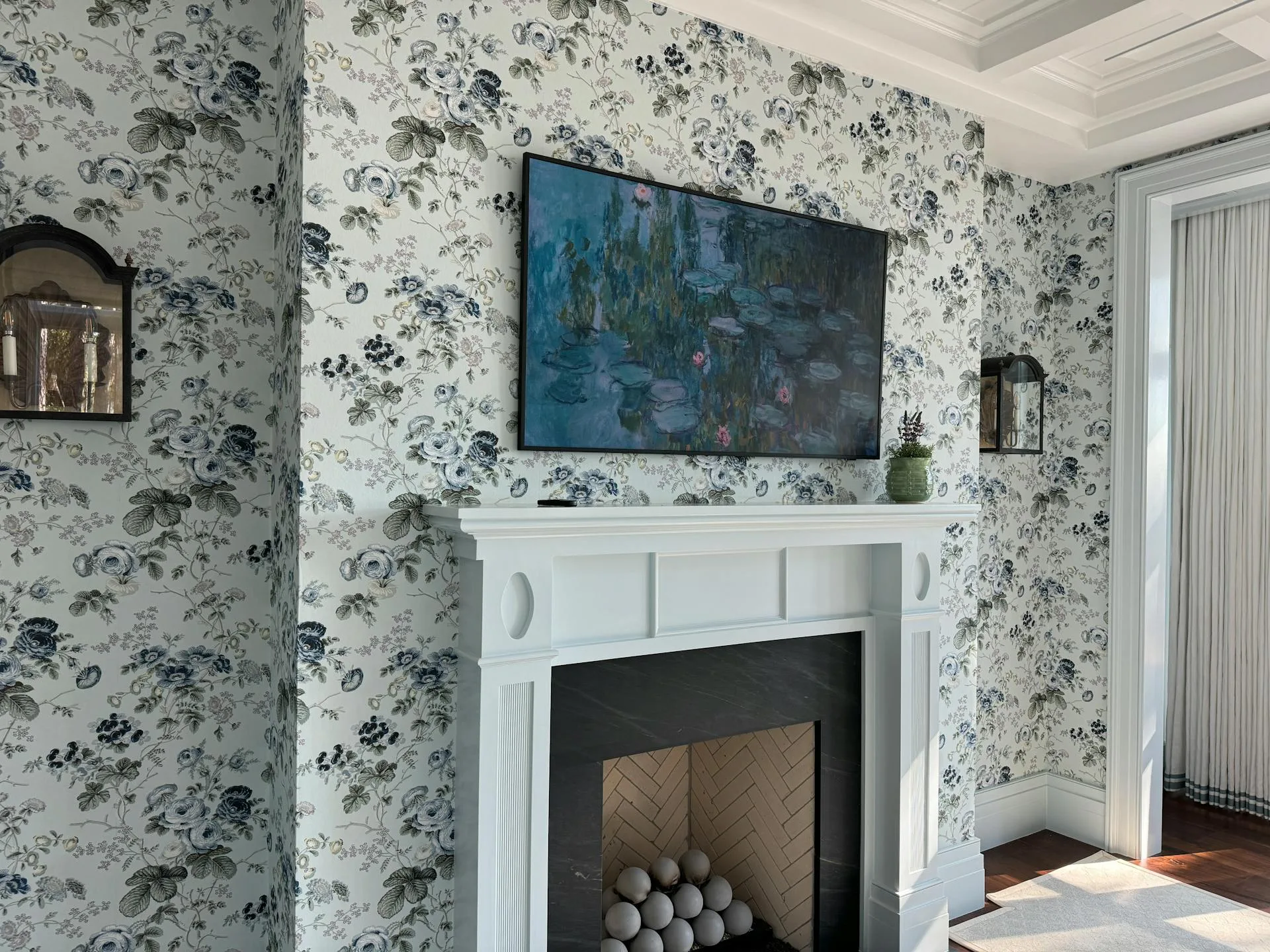 Professional wallpaper removal